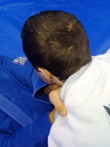 Shallow grip Gi Choke