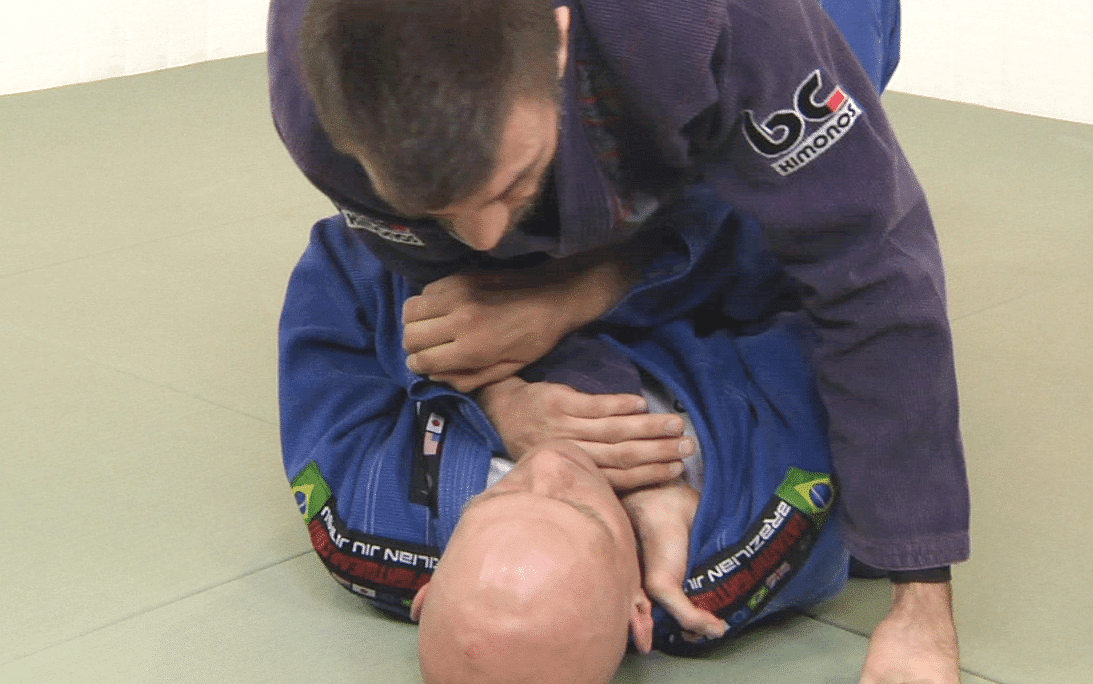 How to do the cross collar choke from mount