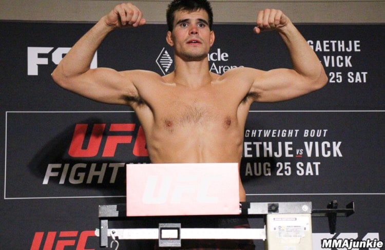Mickey gall weigh in