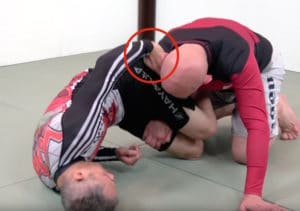 leg weave pass counter - block shoulder and pike hips up