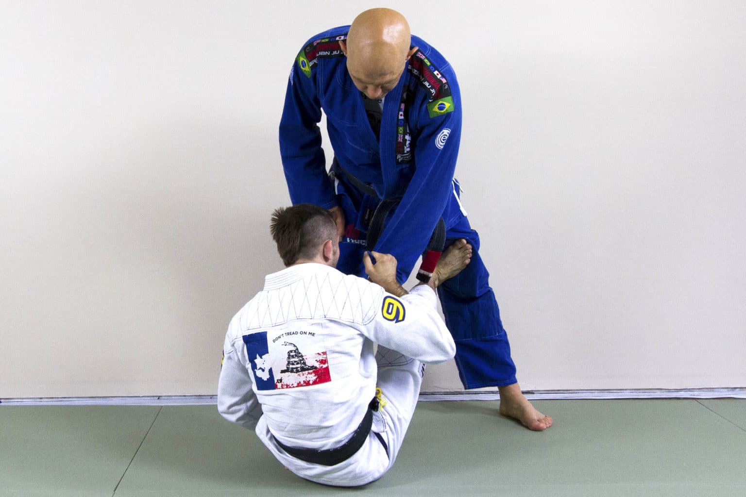 How to Set Up the Triangle Choke from Guard Grapplearts