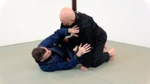 Elbow and forearm frames in half guard